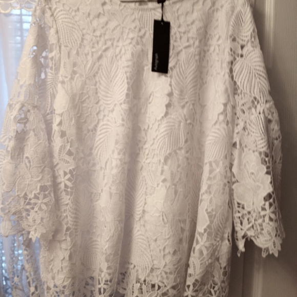 LACE BLOUSE - Picture 1 of 3